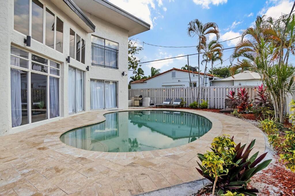 Stunning 2 Story Villa With Pool Fort Lauderdale Eksteriør billede