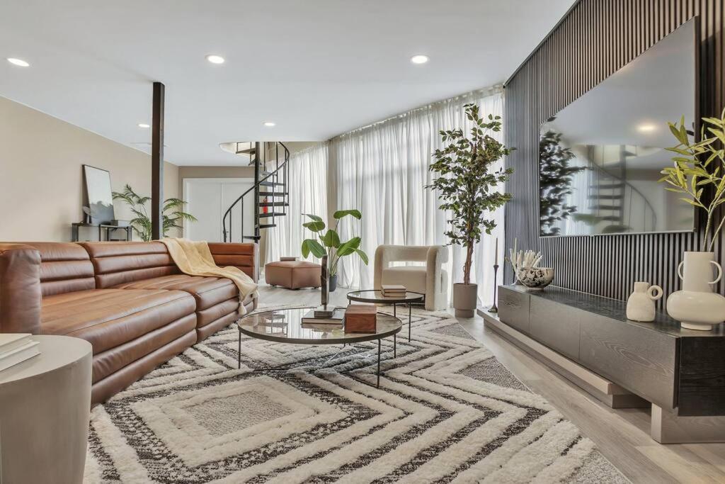 Stunning 2 Story Villa With Pool Fort Lauderdale Eksteriør billede