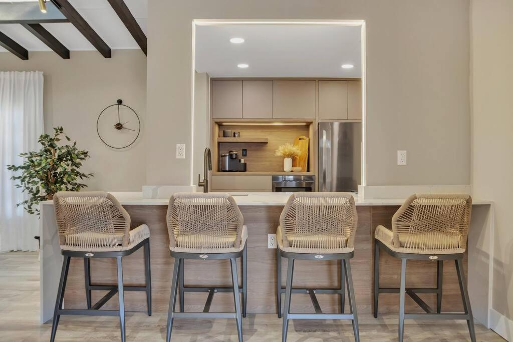 Stunning 2 Story Villa With Pool Fort Lauderdale Eksteriør billede