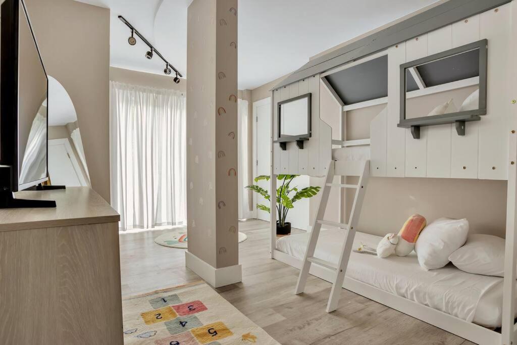 Stunning 2 Story Villa With Pool Fort Lauderdale Eksteriør billede