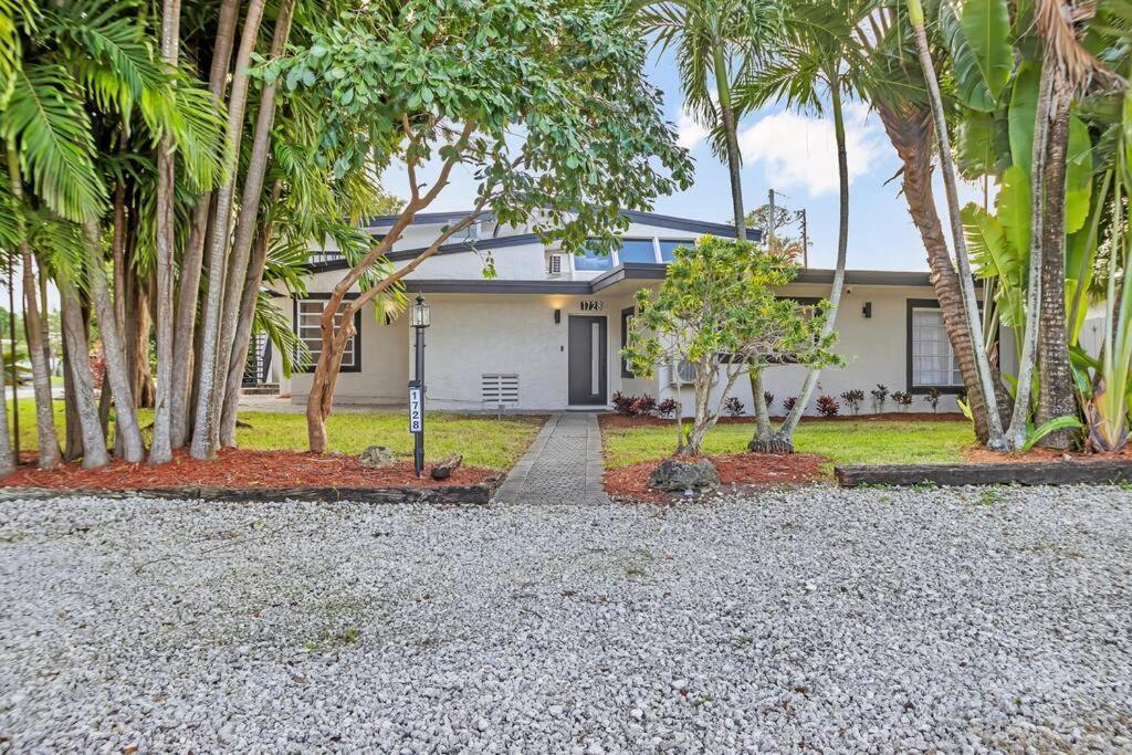 Stunning 2 Story Villa With Pool Fort Lauderdale Eksteriør billede