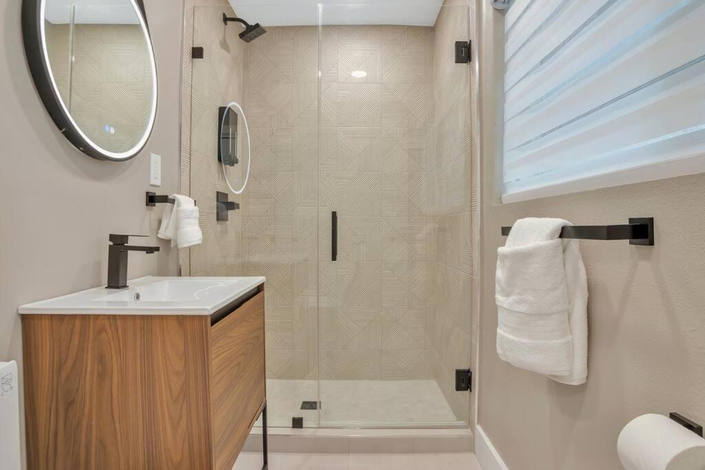 Stunning 2 Story Villa With Pool Fort Lauderdale Eksteriør billede
