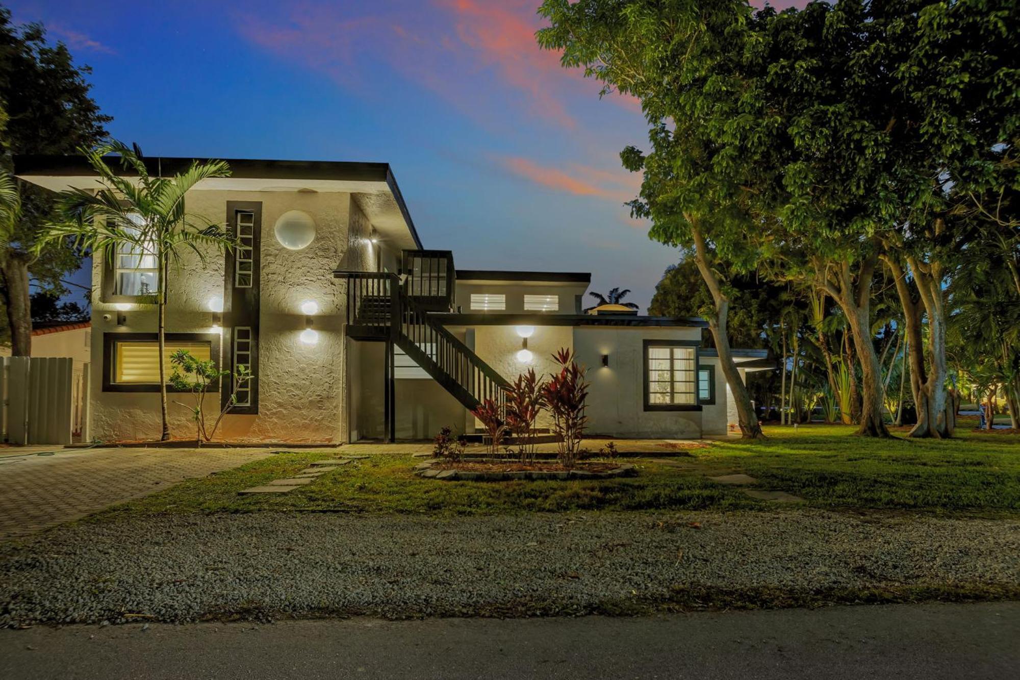 Stunning 2 Story Villa With Pool Fort Lauderdale Eksteriør billede