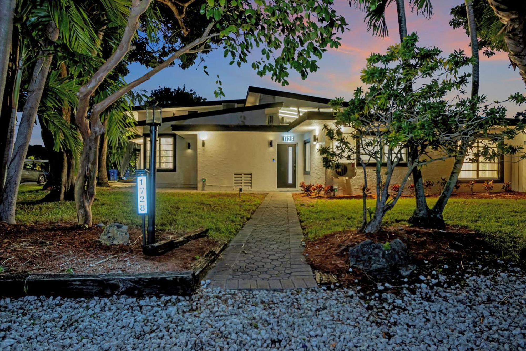 Stunning 2 Story Villa With Pool Fort Lauderdale Eksteriør billede